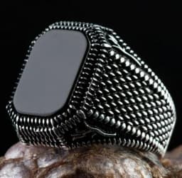 New Inlaid Emerald Men's Luxury Ring Personality Retro Domineering Personality Ring To Attend The Banquet Party Jewelry