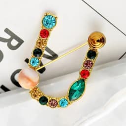 New Arrival English Letter Word Brooch Colorful Rhinestone Crystal Lapel Pins for Women Sweater Suit Brooch Party Jewelry Gifts