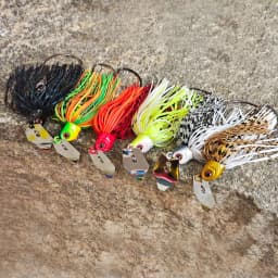 13g/16g/19g Fishing Lure Spinner Bait Wobbler Buzzbait Chatte Bait Artificial rubber Skirt Chatter bait For Bass