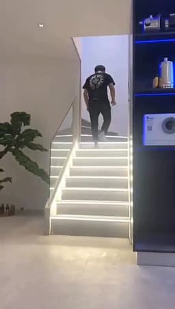 PIR Motion Sensor Stair LED Strip 12V SMD 5050 White / Warm White Lamp Tape Light 32 Ways Staircase Controller Step LED Ribbon