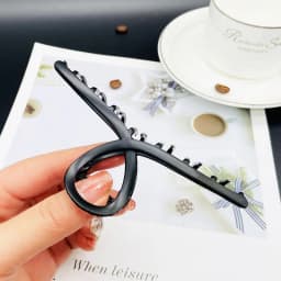 Simple black Claw Crab Elegant Girls metal grabbing clip headdress female Ponytail Claw Clip Hair Jewelry Ornament accessory