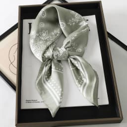 Luxury Brand Silk Satin Head Scarf For Women Animal Animal Kerchief Neck Scarfs 70cm Square Shawls and Wrpas Scarves For Ladies