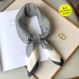 Luxury Brand Silk Satin Head Scarf For Women Animal Animal Kerchief Neck Scarfs 70cm Square Shawls and Wrpas Scarves For Ladies