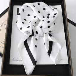 Luxury Brand Silk Satin Head Scarf For Women Animal Animal Kerchief Neck Scarfs 70cm Square Shawls and Wrpas Scarves For Ladies