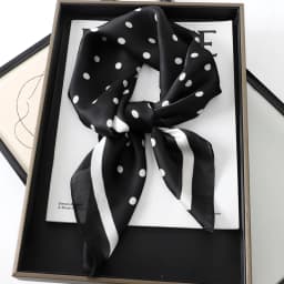 Luxury Brand Silk Satin Head Scarf For Women Animal Animal Kerchief Neck Scarfs 70cm Square Shawls and Wrpas Scarves For Ladies