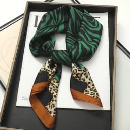 Luxury Brand Silk Satin Head Scarf For Women Animal Animal Kerchief Neck Scarfs 70cm Square Shawls and Wrpas Scarves For Ladies