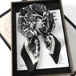Luxury Brand Silk Satin Head Scarf For Women Animal Animal Kerchief Neck Scarfs 70cm Square Shawls and Wrpas Scarves For Ladies