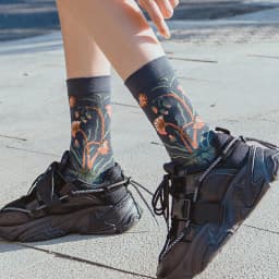 Qisin 1Pairs Women Sock Cartoon Print Creative Fashion Personalized Novelty Men Women Socks Winter Warm Comfortable Cotton Socks