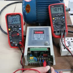 UNI T Professional Digital Multimeters UT61B+ UT61E+ UT61D+1000V Analog Multimeter Resistance Capacitance Test Multi Tester