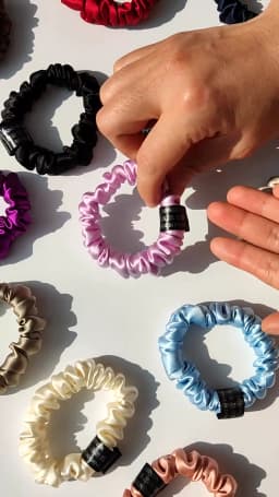 100% Pure Mulberry Silk Scrunchies Hair Ties Rubber Bands for Women Girls Small Elastic Ponytail Holder No Damage 19 Momme 1.5CM