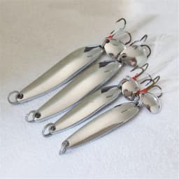 1pcs Metal Gold Sliver Spoon Fishing Lure Sequined Hard Baits Noise Paillette with Feather For Sea Lures Tool Wobbler Spinner