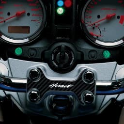 3D Carbon-look Upper Triple Yoke Defender Case for Honda Hornet 600 Uo To 2004