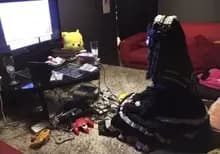 j***8