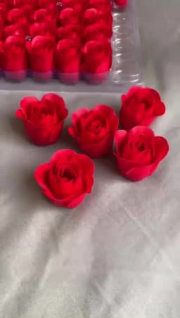 81pcs Three-Layer No Flower Base Rose Soap Flower Head Decoration Flower Box Wedding Bouquet Valentine'S Day Artificial Flower