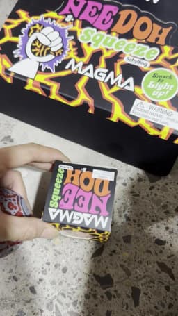 Needoh Flash Meteorite Ball Pinch Music Decompression Artifact Slow Rebound Vent Toy
