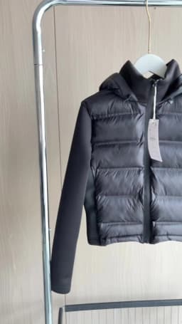 2025 Winter New Arrival Women's Lightweight Warm Down Jacket with Long Sleeves and Zippered Hooded Sports Coat 4391742