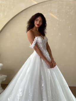 BEPEITHY Customized Princess Off Shoulder Sleeveless Ball Bride Wedding Dresses For Women 2025 Ivory Lace Glitter Bridal Gown