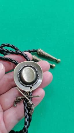 Western Cowboy Double Gun Hat Bolo Tie Riding Fashion Accessories Metal Bolo Tie