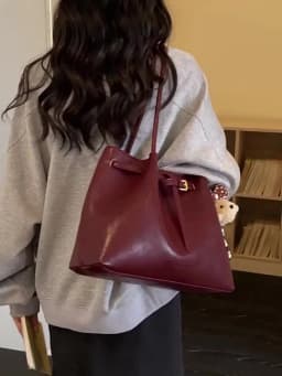 Vintage Brown Leather Tote Bag with Beaded Bag Charm Buckle Detail Large Capacity Shoulder Purse for Work Commuter Daily Use