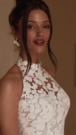 Customized Halter Neckline Appliques Sleeveless Tulle A-Line Wedding Dress Zipper Back Floor Length Sweep Train Gown For Bride