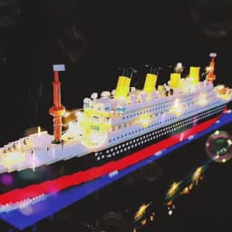 4404PCS Titanic Building Blocks Cruise Ship Mini Assemble Bricks Model DIY Toys Kits Desktop Decoration Holiday Gifts For Adult
