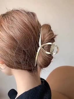 Multi Style Gold Metal Hair Claw Clips Hollow Geometric Butterfly Jaw Clips Strong Hold Non Slip Hair Crab Clamp for Women Thick