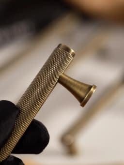 Santaya Solid Antique Brass Diamond-cut Cross Knurl Pattern Bronze Wardrobe Cabinet Handles T-bar Knobs Pitch 320mm Long Pull