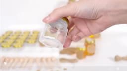12/20/30/50/60Pcs-Mini Honey Jars with Dipper, Hexagonal Glass Honey Jars, Glass Sugar Jars with Lids, Kitchen Glass Sealed Jars, Available in Various Sizes Such as 1.5/2/3oz, Come with Bee Pendants, Twine, and Card Tags, Perfect for Baby Shower Gifts, Wedding Gifts, Party Favors