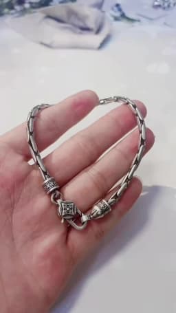 Simplicity Vintage S925 Sterling Silver Bracelet Snake Bone Chain Sculpture Petal Vajra Buckle Bracelet Jewelry Gift
