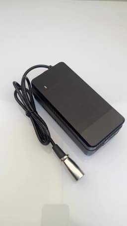 24V 5A Smart Lead Acid Battery Fast Charger For 28.8V Lead-acid Charger With 3Pin XLR Connector With Fan Strong Heat Dissipation