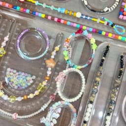 A Transparent Acrylic Jewelry Display Tray Suitable For Jewelry Bracelets And Antique Bracelet Holders Used For Storage And Disp