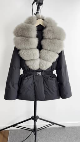 2025 Newest Winter Real Natural Huge Fox Fur Puffer Jacket Women Thicken Warm Belted 90% White Duck Down Coat Waterproof Parka