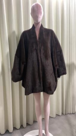 Lautaro Winter Luxury Elegant Thick Warm Soft Brown Bat Sleeved Faux Mink Fur Coat Women with V Neck Stylish Chic Fluffy Jacket