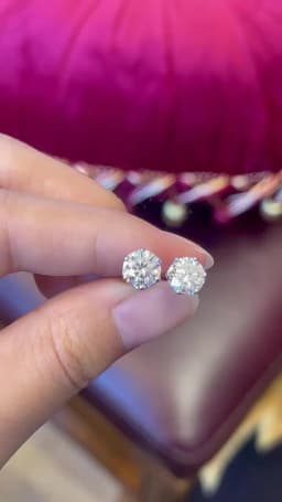Classic 100% Moissanite Stud Earrings with Lace Six-Prong High-End Texture Elegant and Stylish Earrings