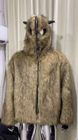 Mauroicardi Autumn Winter Cool Short Thick Warm dark Academia Emo Clothes Devil Faux Fur Coat Men with Hood Fluffy Jacket 2025