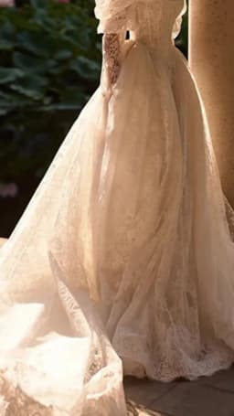 Elegant Off Shoulder Lace Appliquins Pleat A-Line Bride Wedding Dresses Bridal Gowns Customized