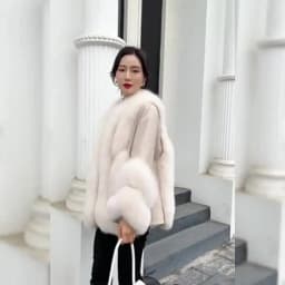 Whole Skin Fox Fur Grass Women's Mid length 2023 New Fur Integrated Sheep Skin White Duck Down Down Coat Winter