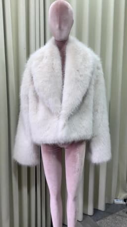 Lautaro Winter Short Thick Warm Shaggy Soft Black Faux Fur Coat Women Shawl Collar 2026 Loose Luxury High Quality Fluffy Jacket