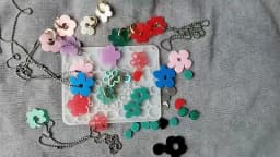 DIY Lovely Floral Pendant Silicone Mold with Hole Jewelry Keychain Necklace Earrings Flower Shape Charms Epoxy Resin Mould