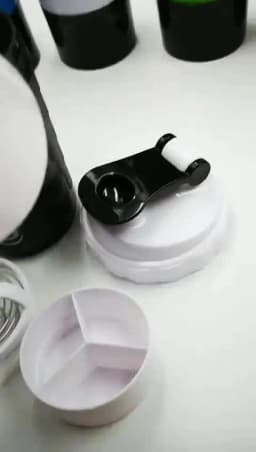 3 Layer Shaker Bottle Protein Mixing Shake Cup Sports Fitness Water Cup 550ml Scaled Plastic Water Bottles with Medicine Box