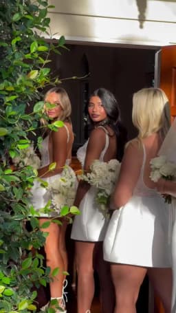 Popular Wide Straps Sheer Illusion Pear Short Short Wedding Dresses Backless Mini Bridal Gown Vestido De Noival