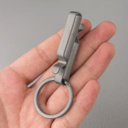 High Quality Titanium Alloy Keychain Men's Super Light Belt Waist Hanging CAR Key Chain Keyring Easy To Use Pendant Belt Buckle