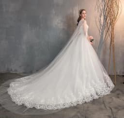 2026 Chinese Wedding Dress With Long Cap Lace Wedding Gown With Long Train Embroidery Princess Plus Szie Bridal Dress Customized