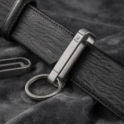 High Quality Titanium Alloy Keychain Men's Super Light Belt Waist Hanging CAR Key Chain Keyring Easy To Use Pendant Belt Buckle