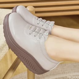 2025 Spring and Autumn New Shoe with One Foot Set, Mom's Shoes Soft and Comfortable Middle Aged and Comfortable Single Shoes