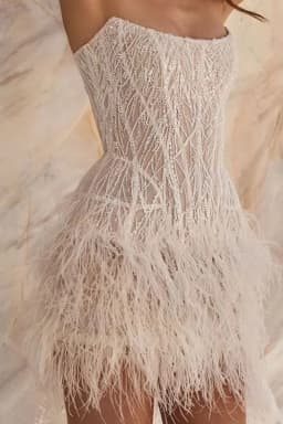 Lakshmigown Short Mini Feathered Wedding Dress Sparkly Reception Customized Strapless Bridal Gown No Gloves New Arrival Bride We