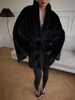 Winter Luxury Solid Lace Up Faux Fur Coat Women Long Sleeve Pockets Loose Thick Coat Woman High Quality Soft Fur Jacket Outwears