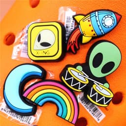 Original Space Alien Designer Shoe Charms 5pcs/lot Shoe Buckle Accessories Luxury Rainbow Sun Clog Dog Upper Jewelry Decorations