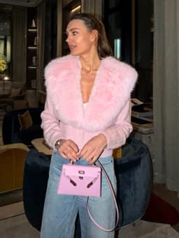Black Fur Collar Leather Jacket Women Chic Solid Full Sleeves Waist Cinching V-neck Short Coat 2026 Lady High Street Outerwear
