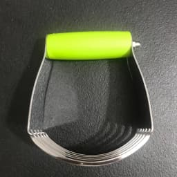LMETJMA Spring Chef Dough Blender Pastry Cutter with Heavy Duty Stainless Steel Blades Multi-Purpose Dough Blender Mixer JT208